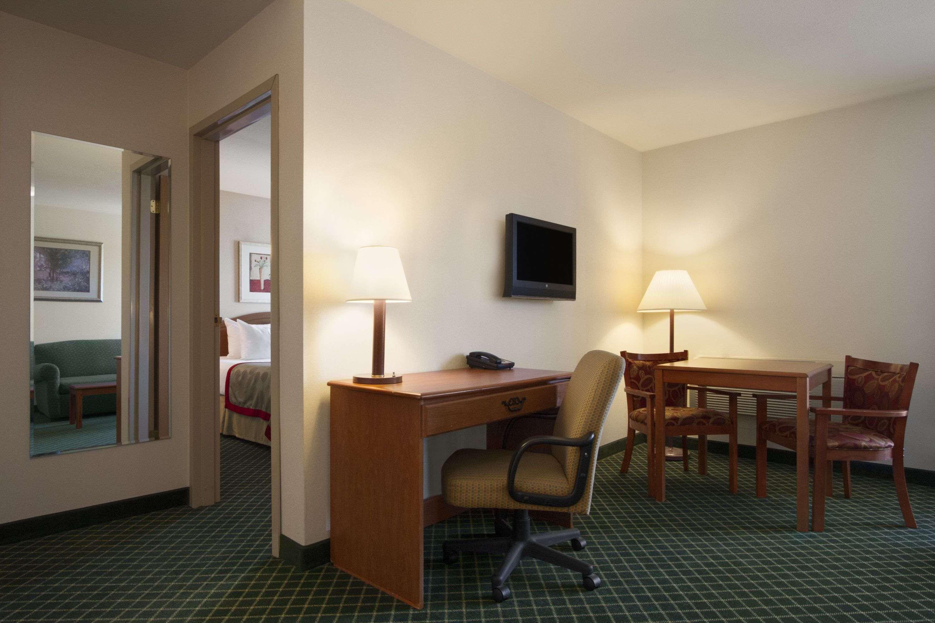 Ramada By Wyndham Seatac Airport Hotel Eksteriør billede